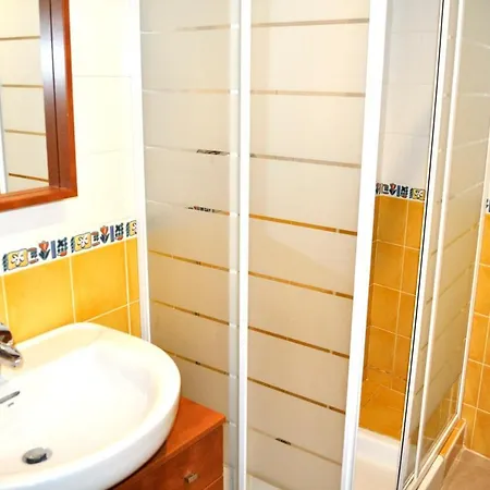 Suenos De Mar F5, 2 Dormitorios, Puerto Nautico, By Bookindenia Denia